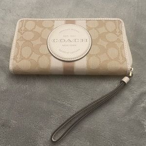 Coach Wallet/Clutch New w/Tags